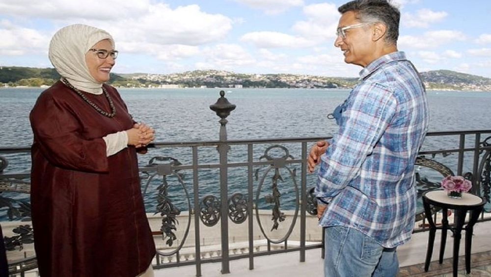 तुर्की के राष्ट्रपति की पत्नी एमीन के साथ आमिर खान। वे अपनी फिल्म ‘लाल सिंह चड्‌ढा’ की शूटिंग के लिए तुर्की गए थे।